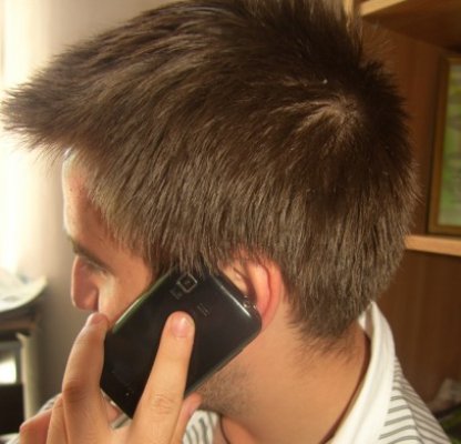 Scad tarifele la telefonia mobilă